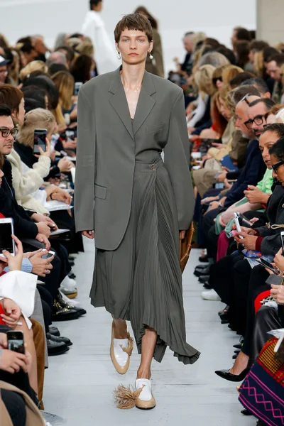 Look 4
